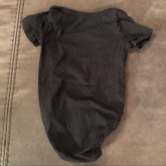 2 Baby Onesies - Picture 4 of 7